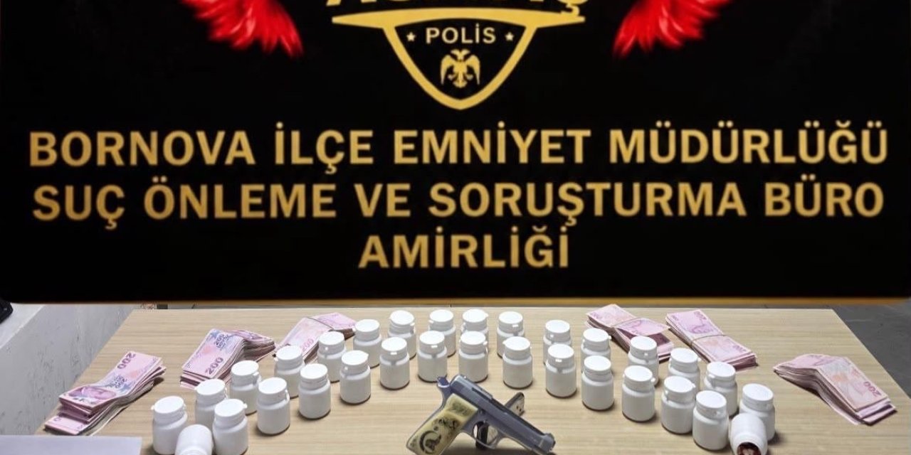 İzmir’de bir evde binlerce uyuşturucu hap ele geçirildi