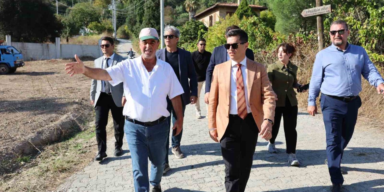 Başkan Ünlü Çetibeli’nde yol çalışmalarını inceledi