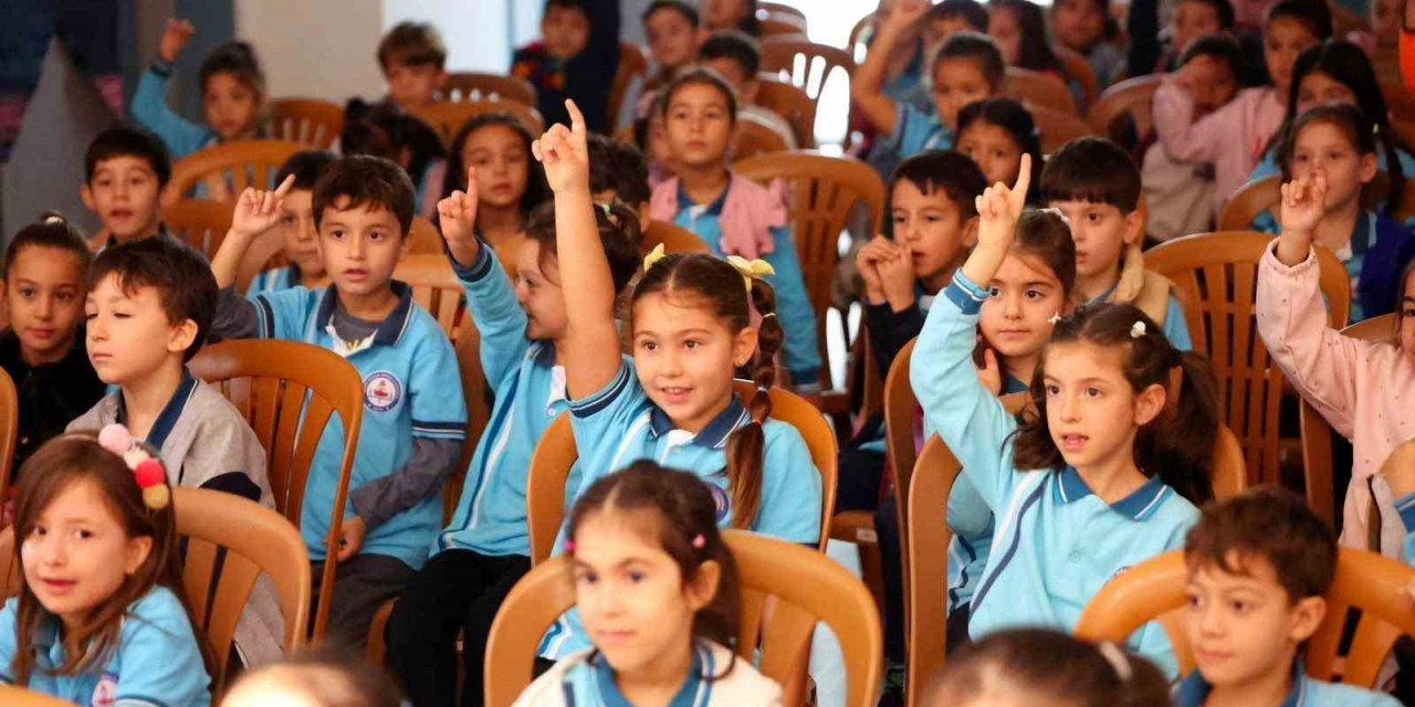 Merkezefendi Kent Tiyatrosundan çocuklara kukla tiyatrosu keyfi