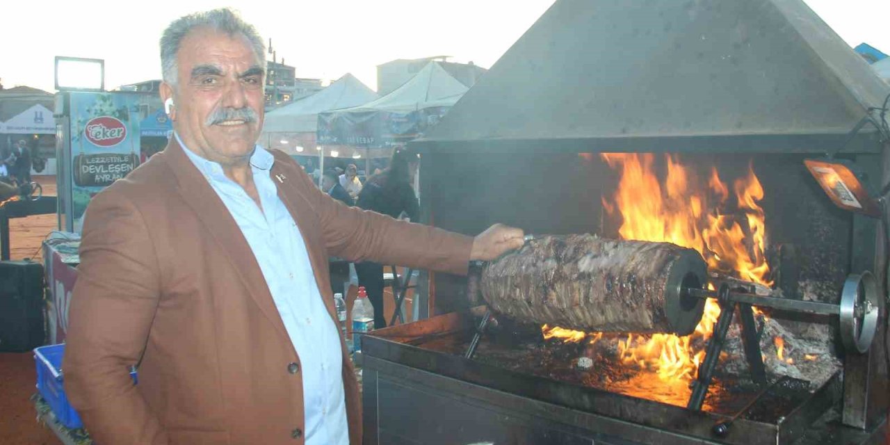 İzmir’de Erzurum rüzgârı: Lezzet yıldızı cağ kebabı