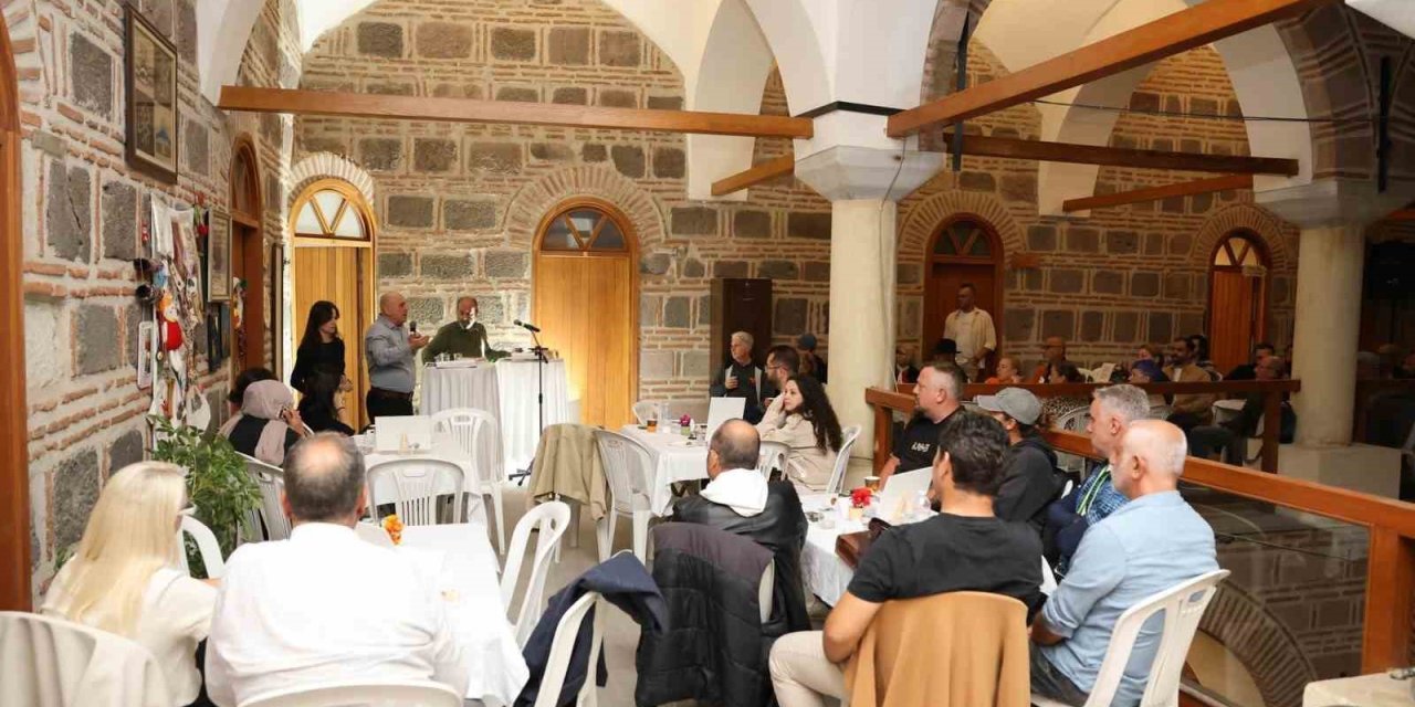 Şehzadeler’de ’Şiir Evi Etkinleri’ne yoğun ilgi