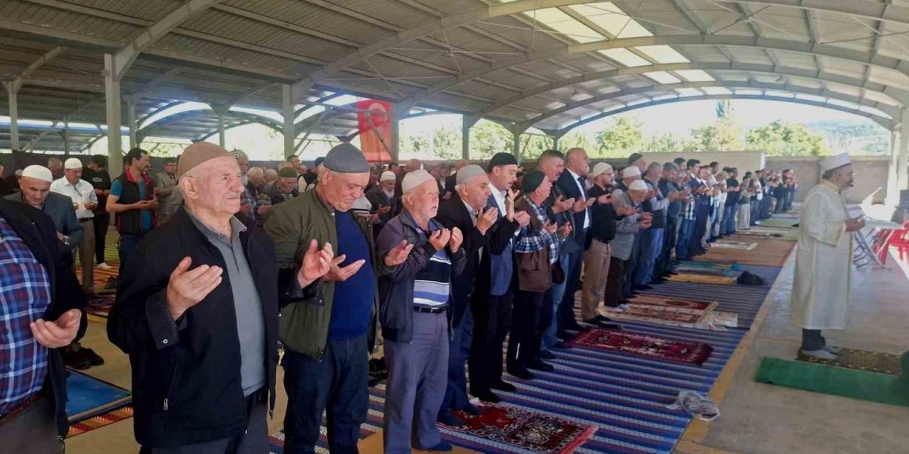 Hisarcık’ta Hak’ka şükür ve yağmur duası geleneği yaşatıldı