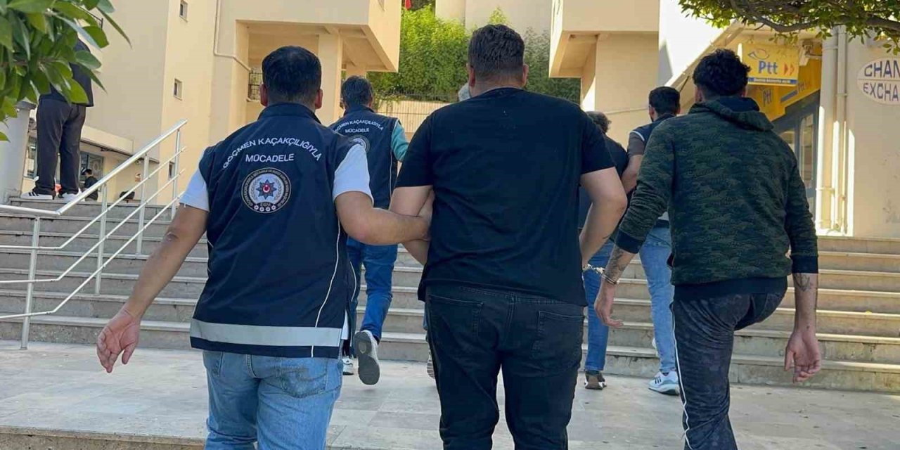 Göçmen kaçakçılığı organizatörü 4 şahıs tutuklandı
