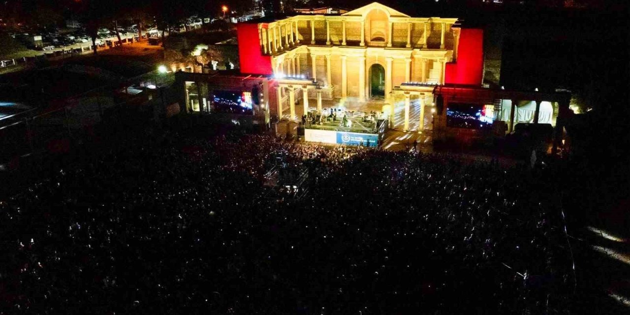 Dünya mirası Sardes’te tarihi konser