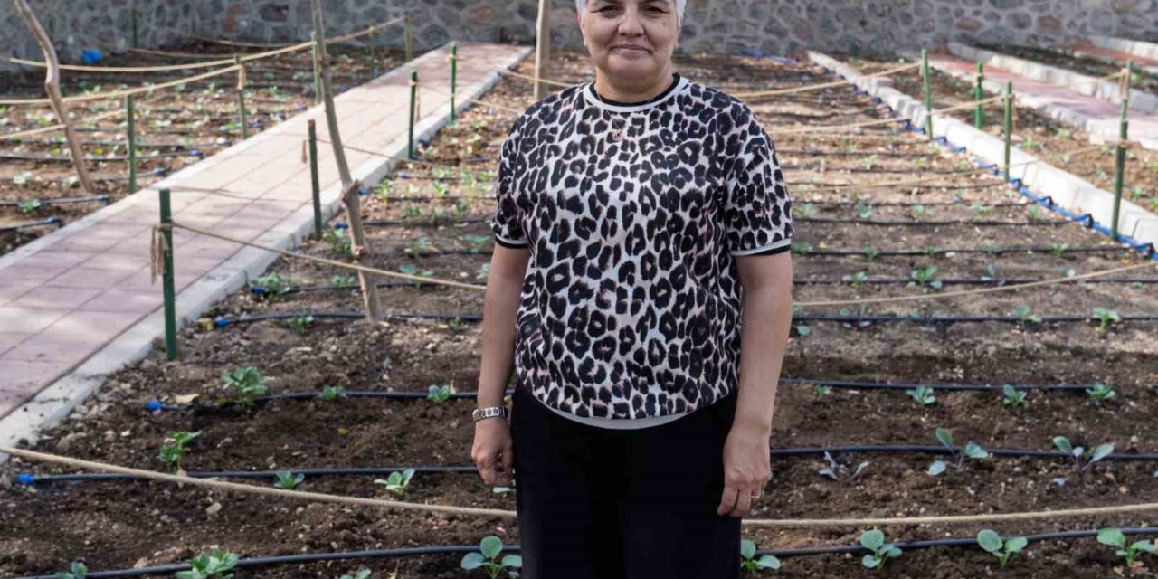 Toprakla buluştu, yaşama yeniden tutundu
