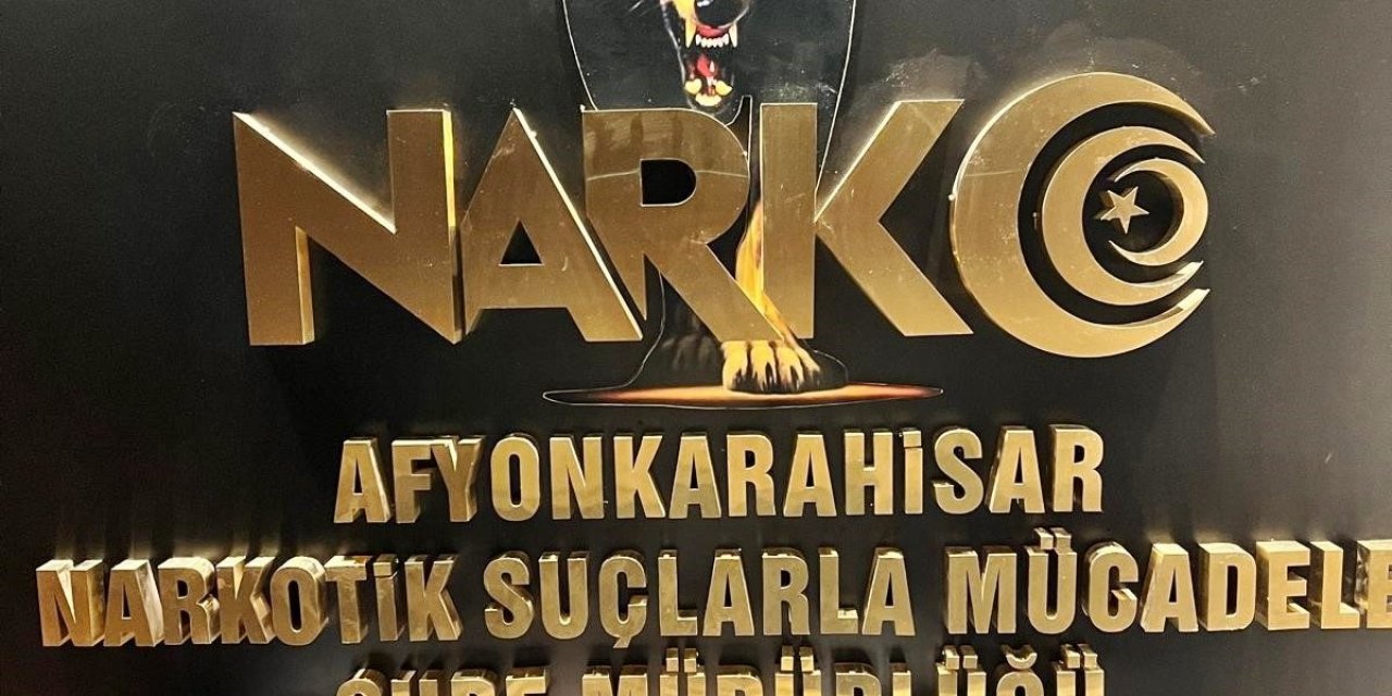 Polis durdurduğu araçta uyuşturucu hap ele geçirdi