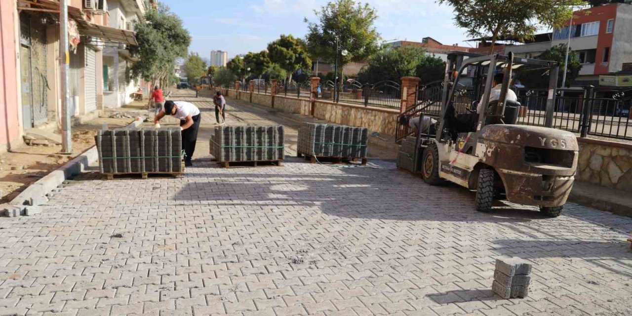 Nazilli Belediyesi’nden Yeni Mahalle’de yol yenileme çalışması