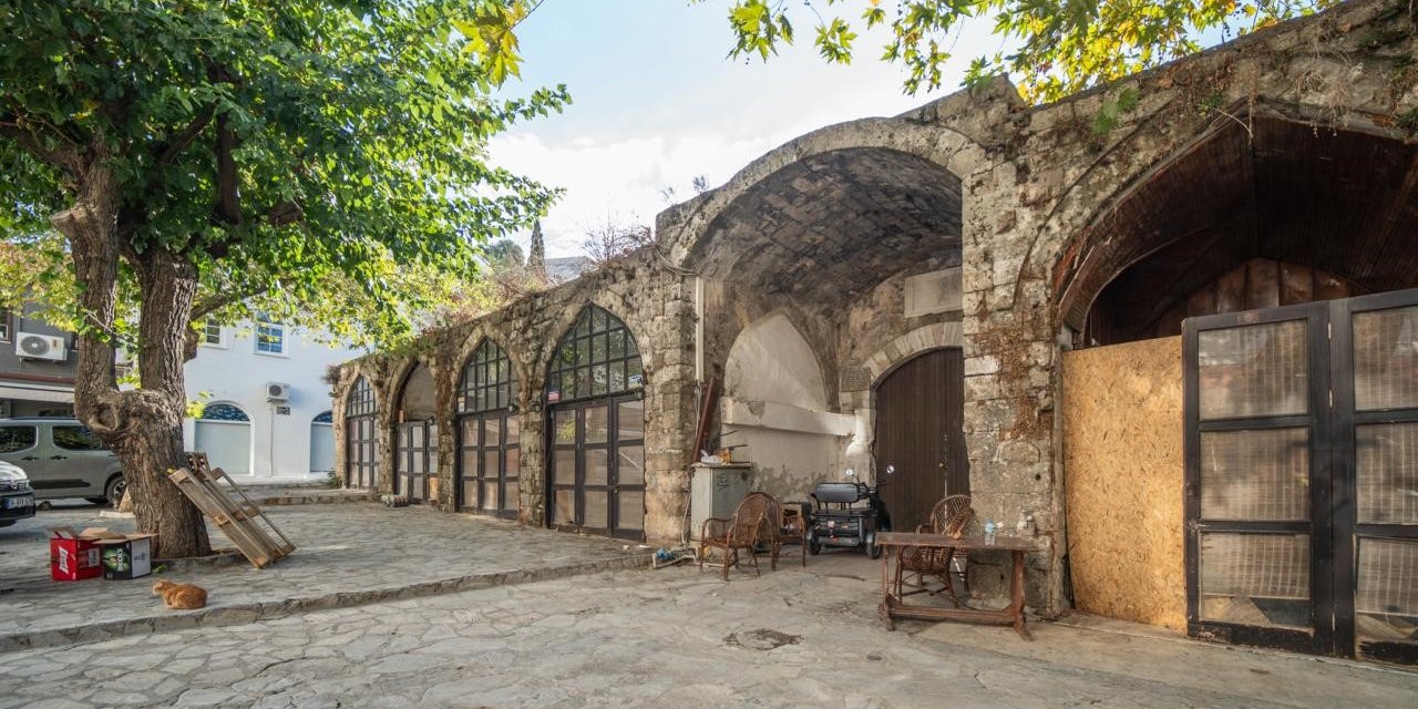 Marmaris’in tarihi kervansarayı için hukuki süreç bekleniyor