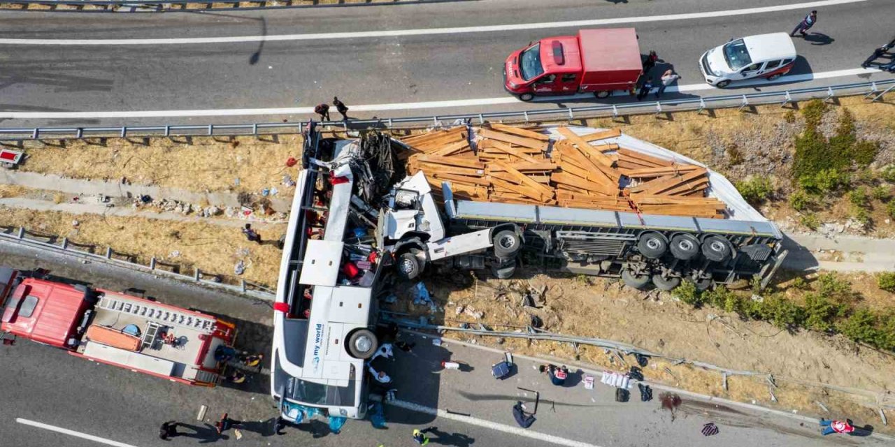 Otobüsteki son yolculuklarında eşini kaybetti