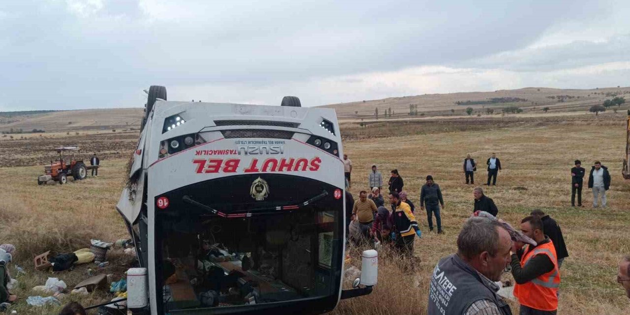 Midibüs devrildi: 25 yaralı