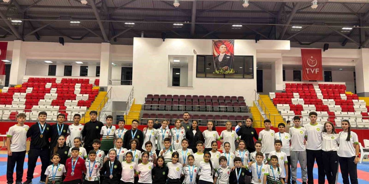 Manisa BBSK’den 63 madalyalı şampiyonluk