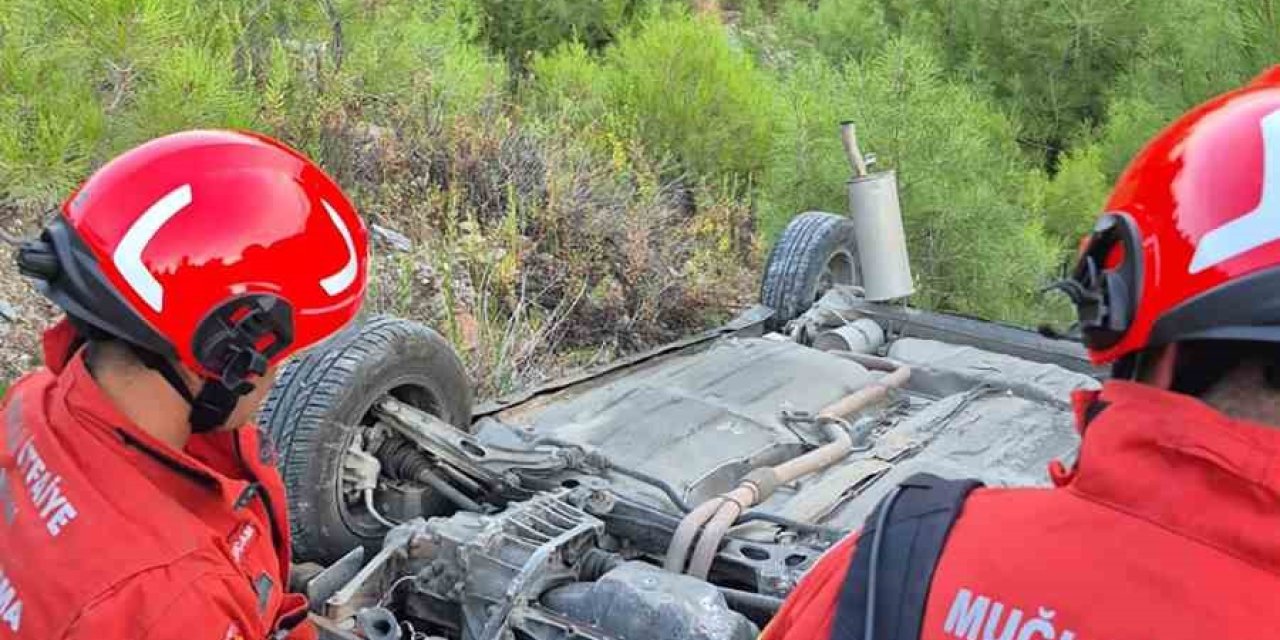 Araç 50 metrelik uçuruma yuvarlandı