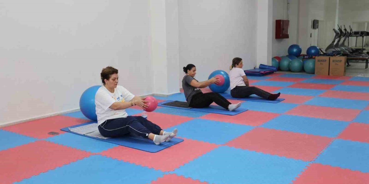 Şehzadeler’de kadınlar haftanın 5 günü sporla buluşuyor