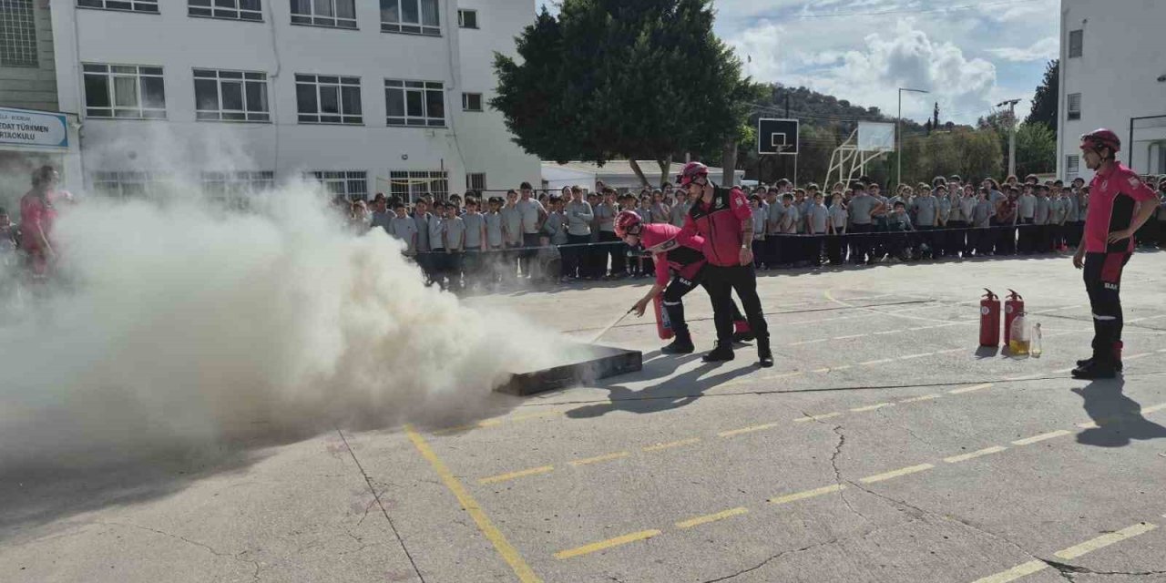 Bodrum’da öğrenciler afetlere karşı bilinçlendirildi