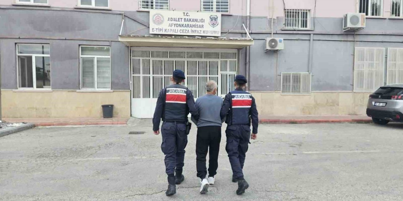 İhsaniye’de aranan şahsı jandarma yakaladı