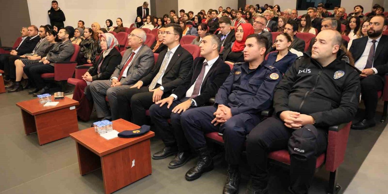 Çameli’de Aileyi Anlamak ve Güçlendirmek konferansı düzenlendi