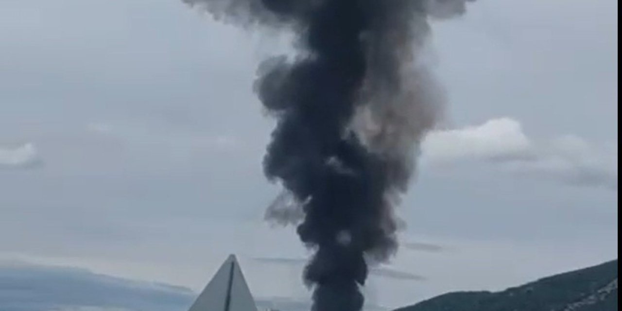 Seyir halindeki kamyonet alev aldı