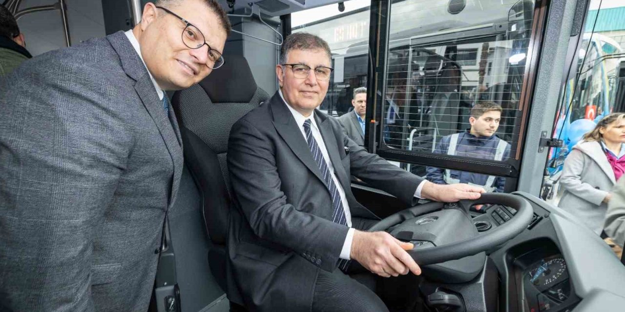 İzmir’in yollarına 111 yeni otobüs