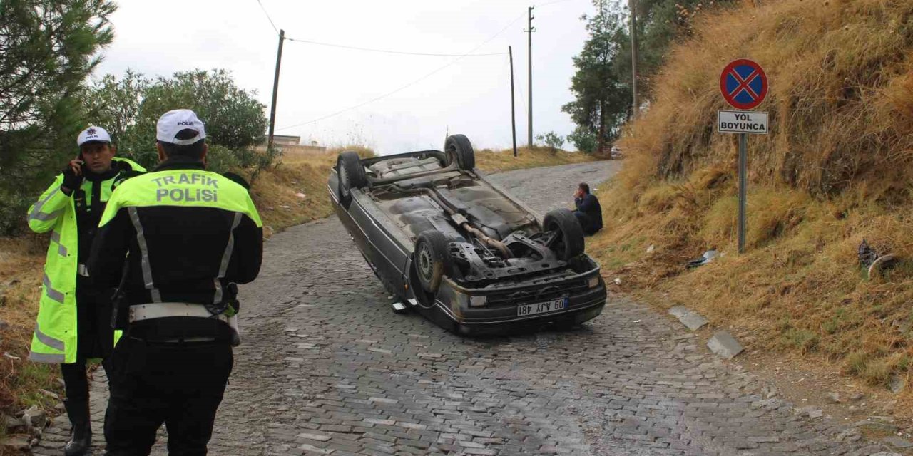 Freni tutmayan otomobil takla attı