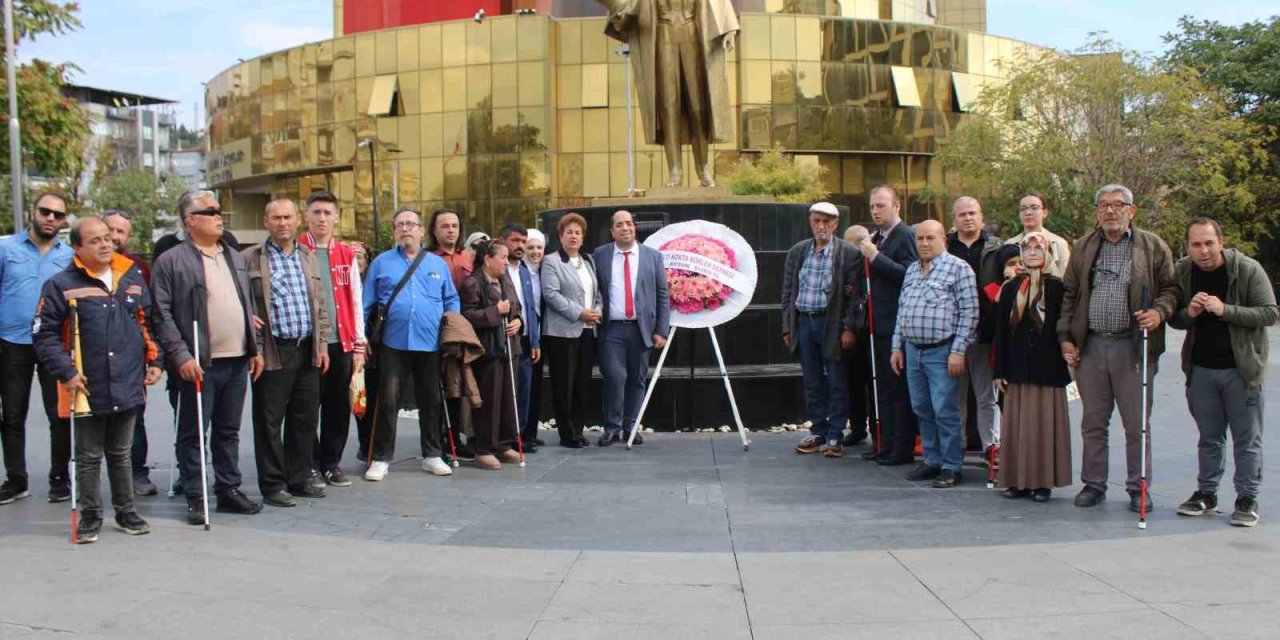 Aydın’da görme engellilerden erişilebilir kaldırım çağrısı