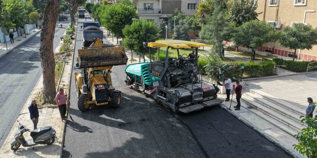 Salihli’de iki mahalleyi birbirine bağlayan Ferah Caddesi yenileniyor