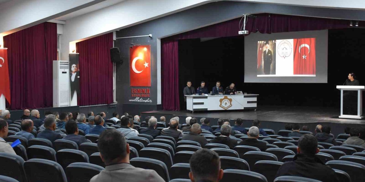 Salihli’de mevsimlik tarım işçilerinin sorunları ele alındı