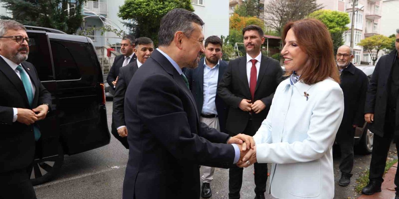 MHP’den KUTSO’ya hayırlı olsun ziyareti