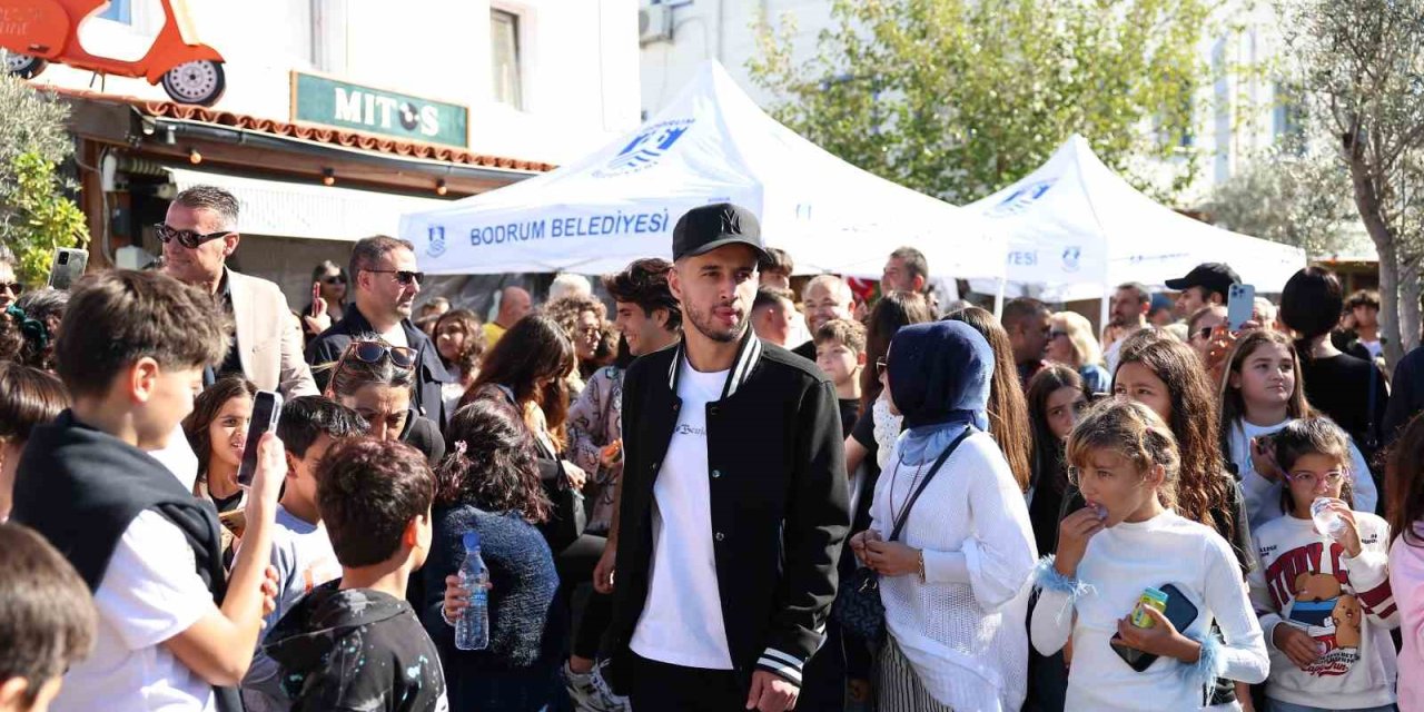 Bodrum FK ve ’Daha 17’ oyuncularına sevgi seli