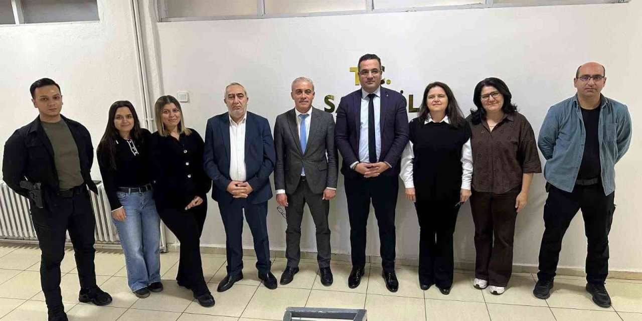Yeni görev yerine başarı belgesiyle uğurlandı