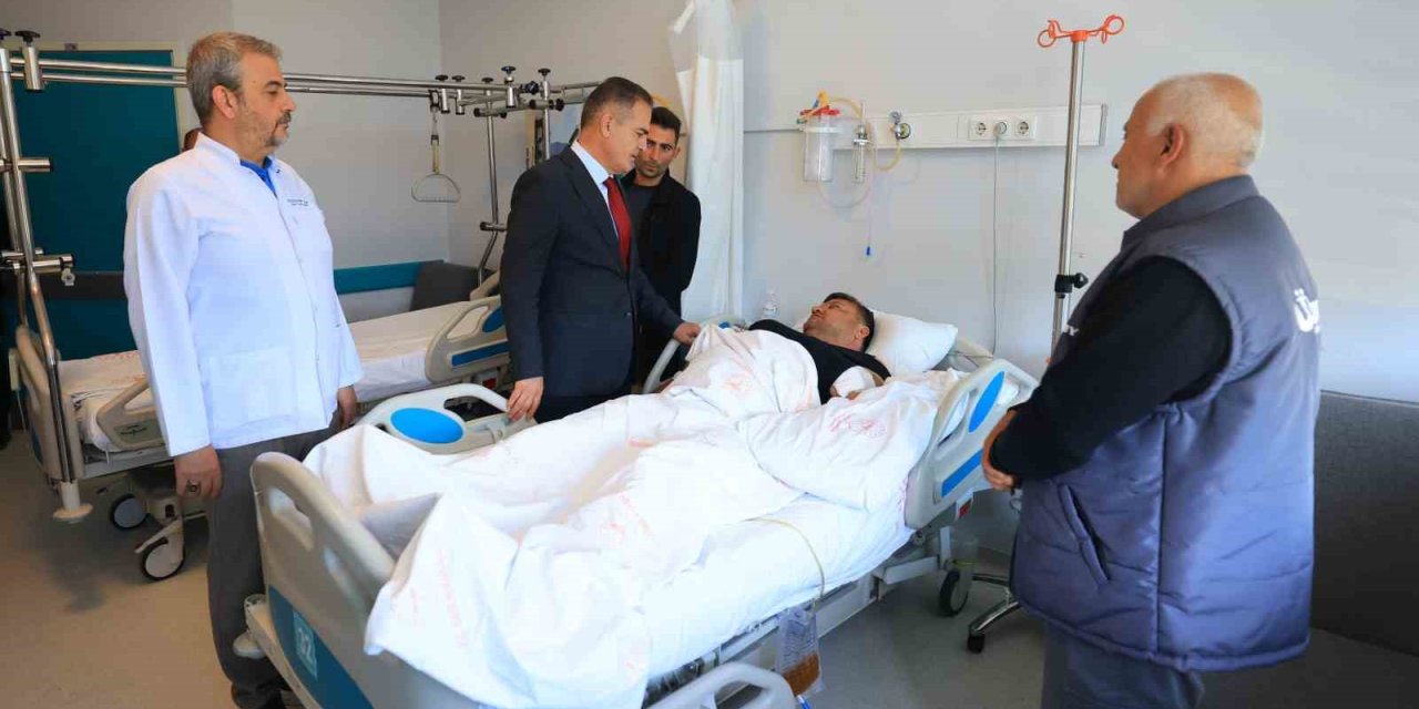 Muhtarlar Günü’nde kaza yapan Muhtar’a vali Akbıyık’tan ziyaret