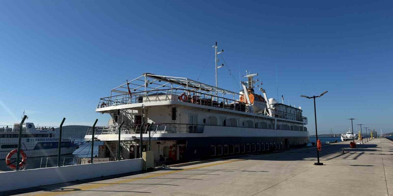 Bodrum’a Athena kruvaziyeriyle 46 turist geldi