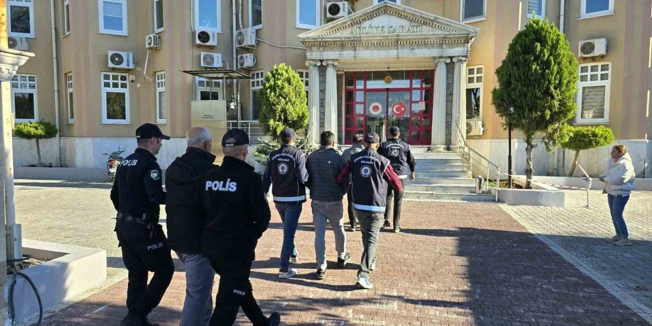 Didim’de 25 düzensiz göçmen yakalandı, 3 organizatör tutuklandı