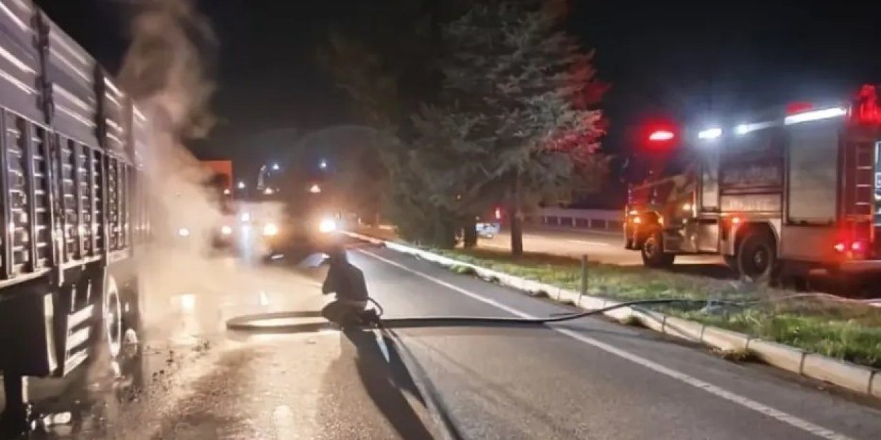 Seyir halindeki tırda yangın çıktı