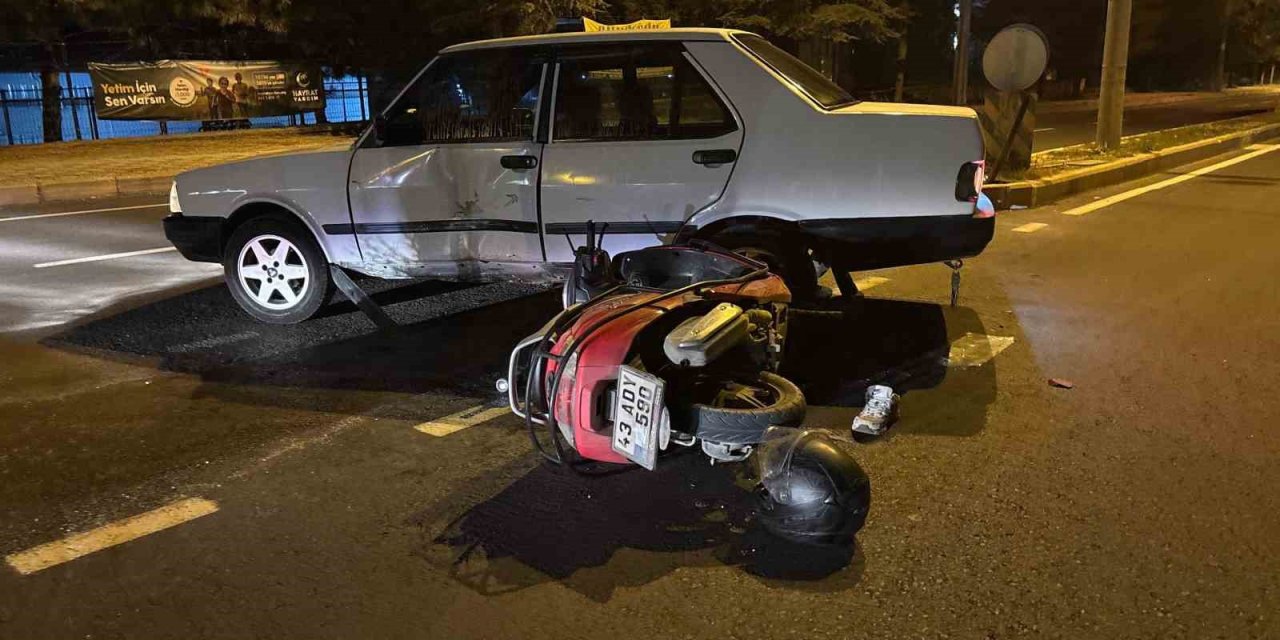 Kütahya’da otomobil motosikletle çarpıştı: 1 yaralı