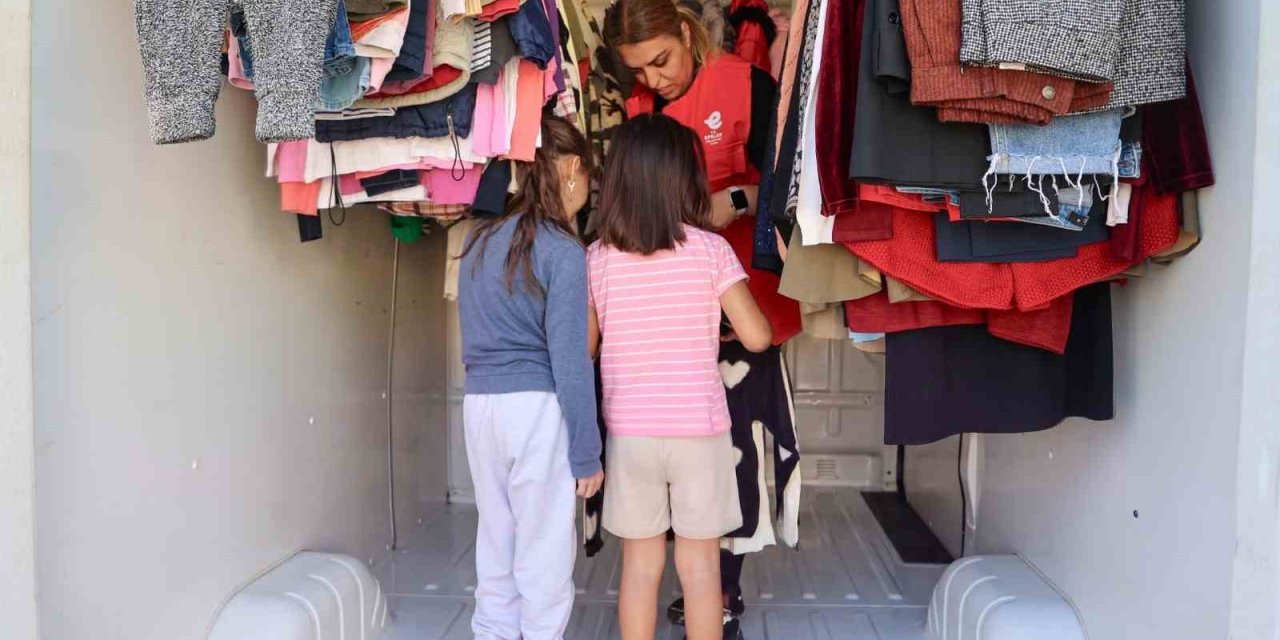 Efeler Belediyesi ihtiyaç sahiplerine ulaşıyor