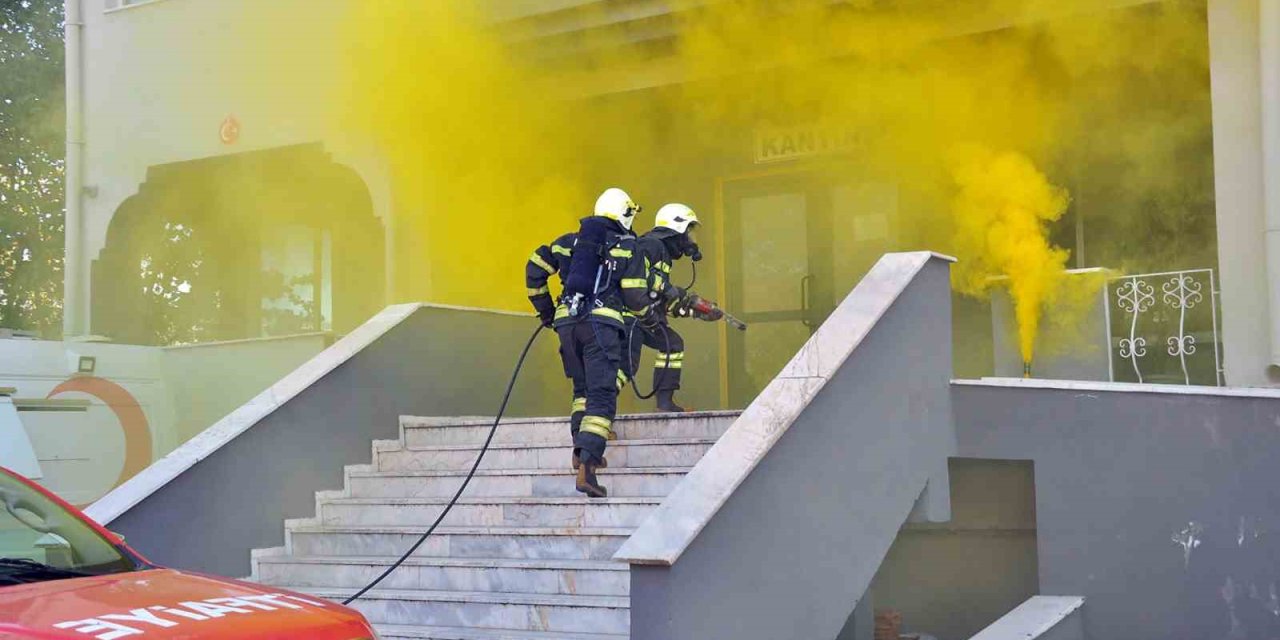 Kurtarma ekiplerinden okulda ortak tatbikat