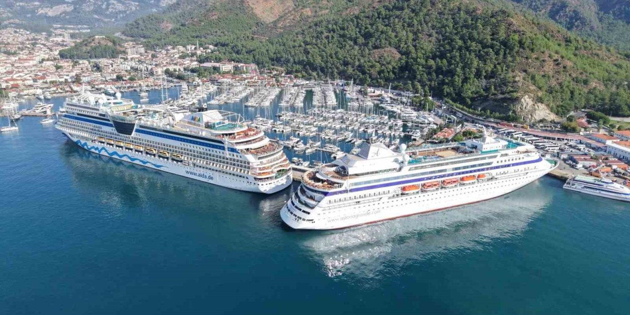 Marmaris Limanı’na iki kruvaziyer geldi