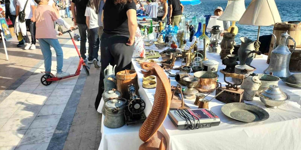 Köyceğiz’de Ekim ayının son Pazar günü ikinci el pazarı kuruldu