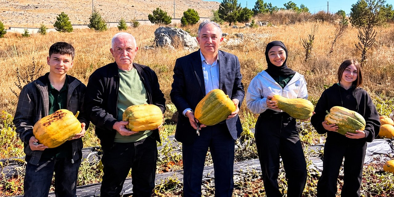 Altıntaş’ta öğrencilerin emeği kabak tatlısı oldu