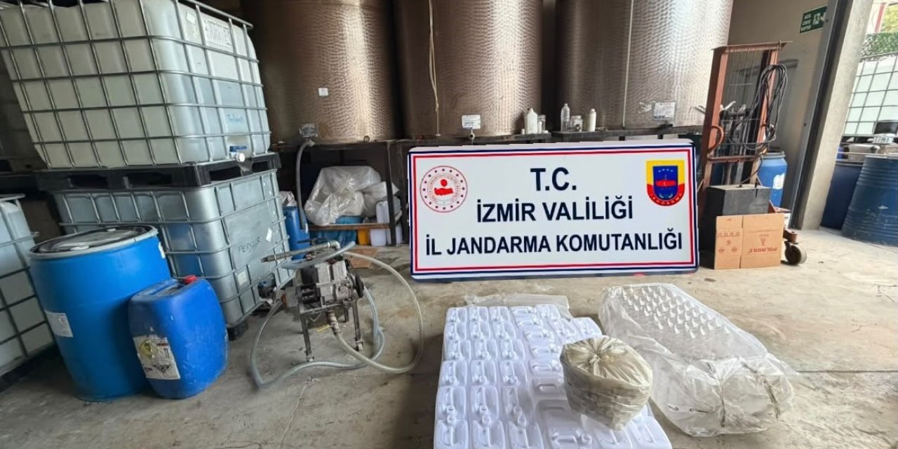 İzmir’de sahte alkol imalathanesine operasyon: 21 bin litre etil alkol ele geçirildi