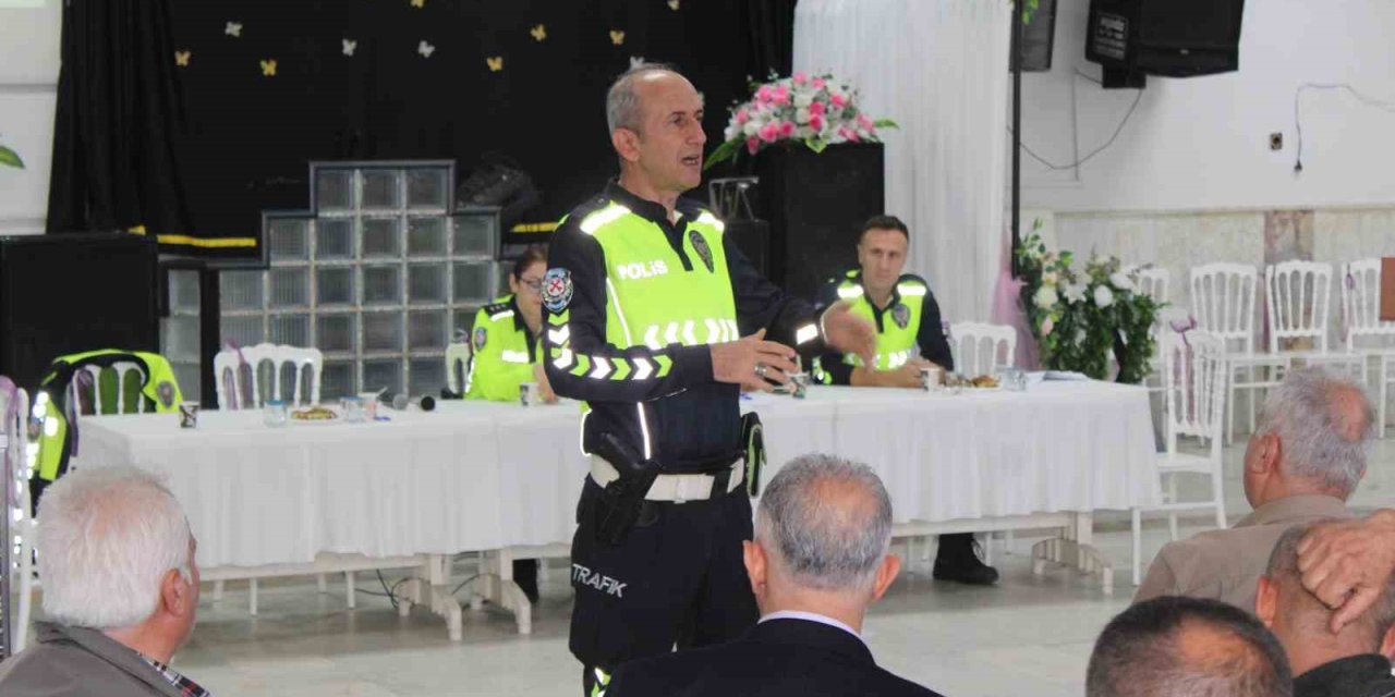 Aydın’da servis şoförleri ve rehber personellere trafik eğitimi