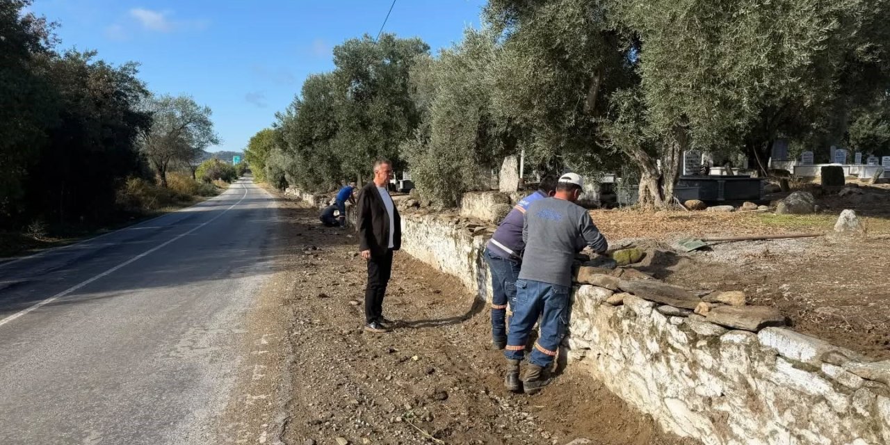 Başkan Ercan: "Geçmişimizle geleceğimiz arasında bir köprü olan kabristanlarımıza sahip çıkıyoruz"