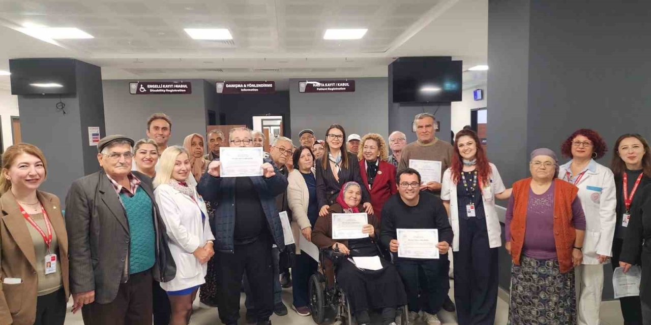 Aydın’da 18 diyabet hastası eğitimlerini tamamlayıp sertifika aldı