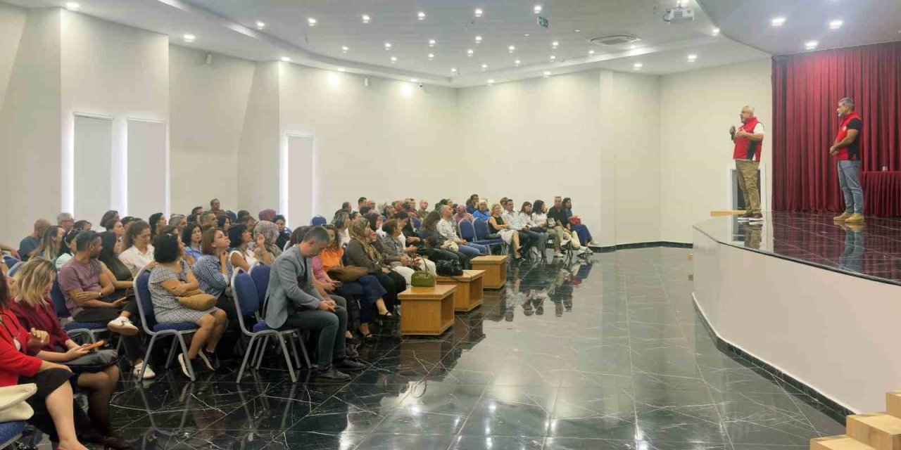 Muğla’da öğretmenlere terörle mücadele bilgilendirmesi