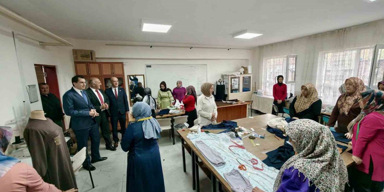Hisarcık Kaymakamı Atam’dan halk eğitimi kurslarına ziyaret