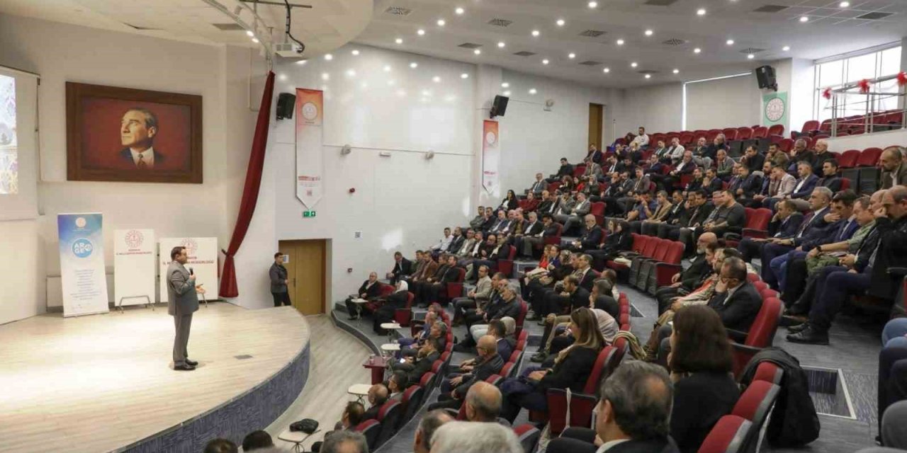 Kütahya’da 43 Adım Projesi için okul müdürleri bir araya geldi