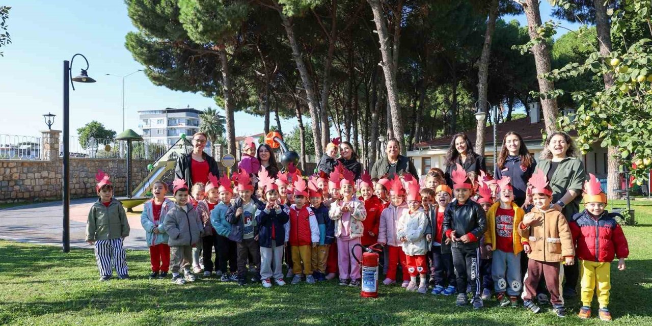 Aydın Büyükşehir Belediyesi Çocuk Gelişim Merkezleri’nde Eğitici İtfaiye etkinliği