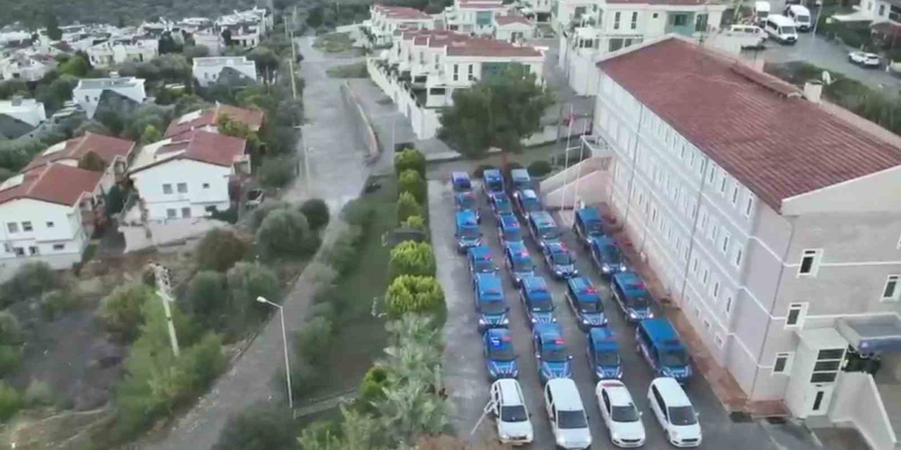 Kuşadası’nda narkotik operasyonu: 45 şüpheli gözaltına alındı