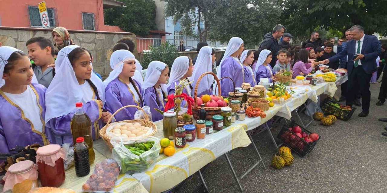 Aydında öğrenciler ekolojik pazar kurdu, satış yaptı