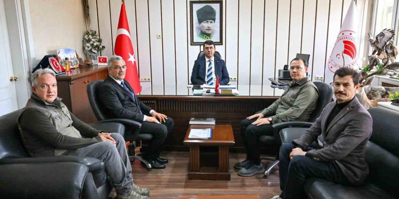 Uşak Valisi Kartal, Orman İşletme Müdürlüğü ve DKMP’yi ziyaret etti